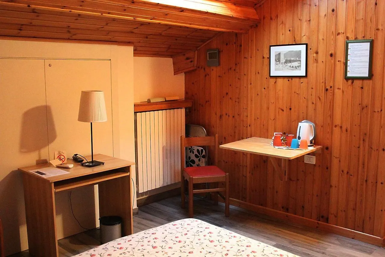 La Tegola Bed & Breakfast Como 0*,  Italy